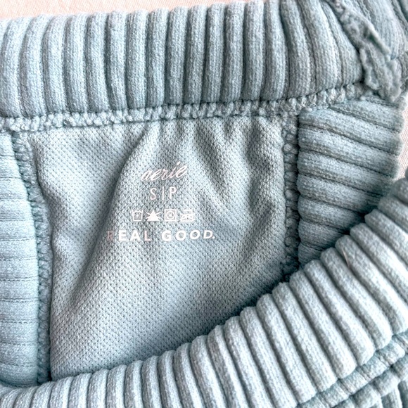 Aerie Top - Picture 3 of 3